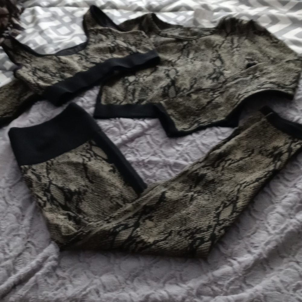 Women's yoga set
